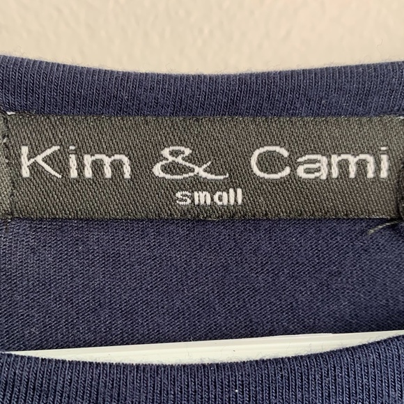 Kim & Cami Dark Blue Bell Quarter Sleeve Blouse - Picture 3 of 4